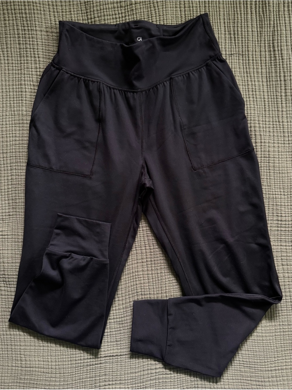 GAP Black Sweatpants with Pockets, size S